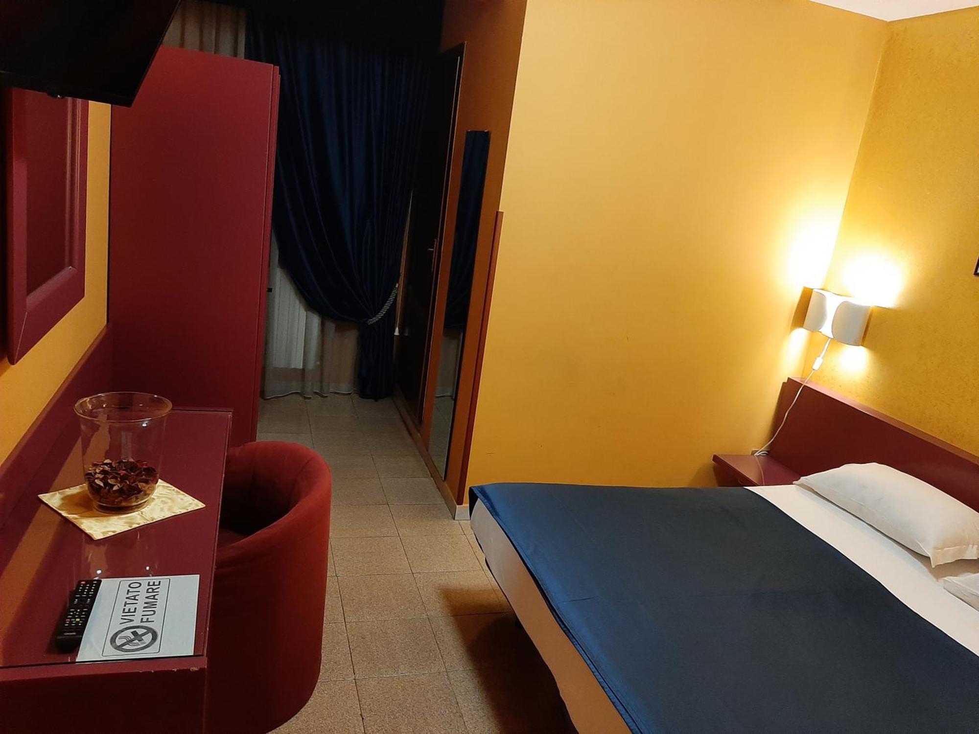 Cristal Hotel 3*