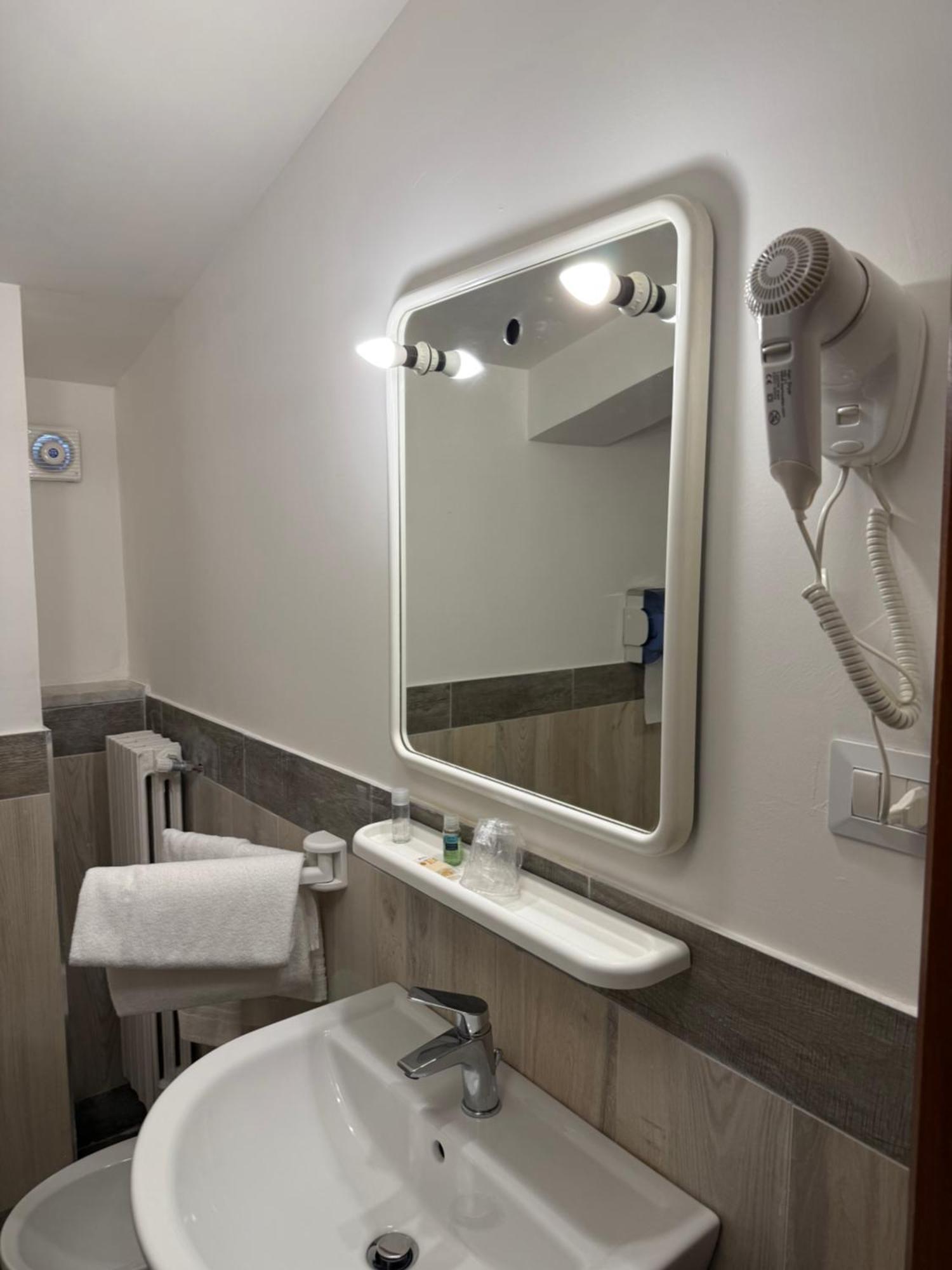 Cristal Hotel 3*